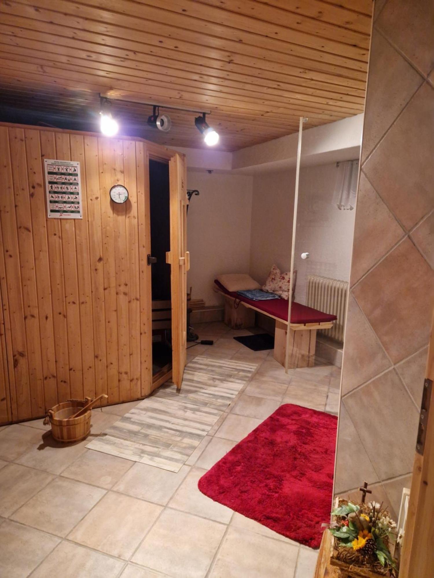 Grosses Gemuetliches Zimmer Mit Eigener Dusche Und Sauna Auf Wunsch Райнштеттен Экстерьер фото